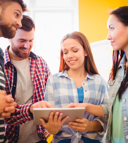Si te gusta ser lider y formarás parte de este grupo, podrías ir al lugar y, con un genuino interés, ayudar a facilitar la comunicación entre las diferentes partes interesadas, abogar por el apoyo y la financiación del gobierno e implementar políticas para agilizar el proceso de recuperación. También podrías ayudar en generar iniciativas innovadoras para la mejora del proyecto y el bienestar de la comunidad.
